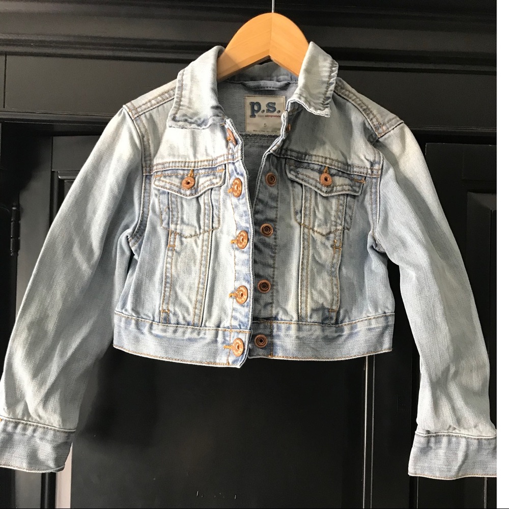 🌸 Gorgeous girls light wash denim jacket